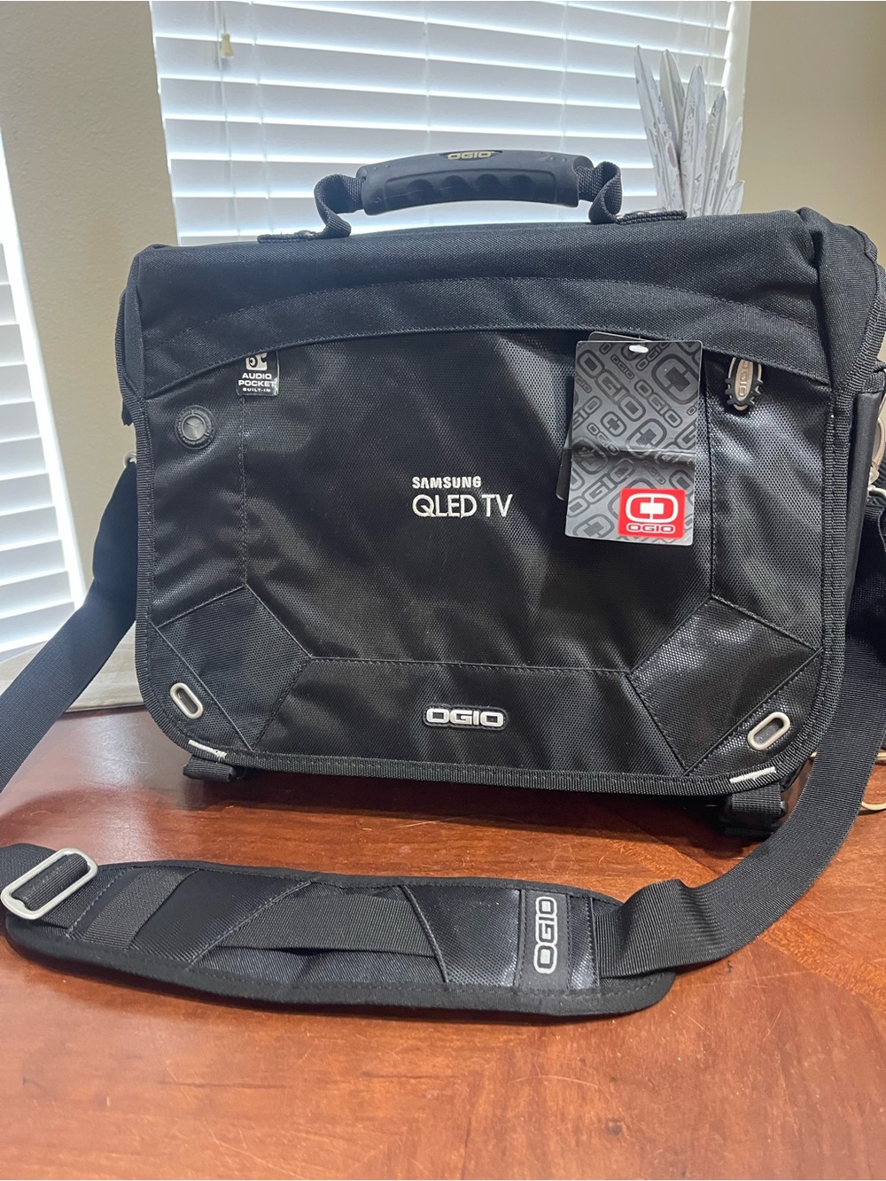 OGIO #03507  Padded Laptop Messenger Bag Customized Jack Pack NWT